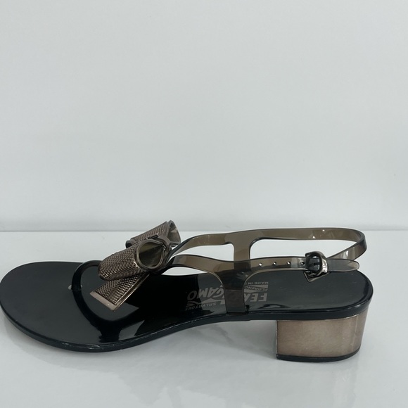 SALVATORE FERRAGAMO Rubber T-Strap Sandals Sz 8 - Picture 4 of 6